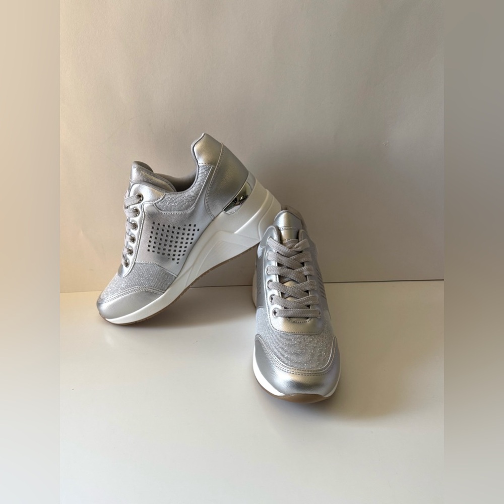 Cestfini Wedge Sneakers for Women Sparkly Silver Non-Slip New in Box